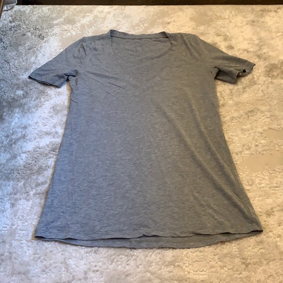 Lululemon T-Shirt - Picture 1 of 3